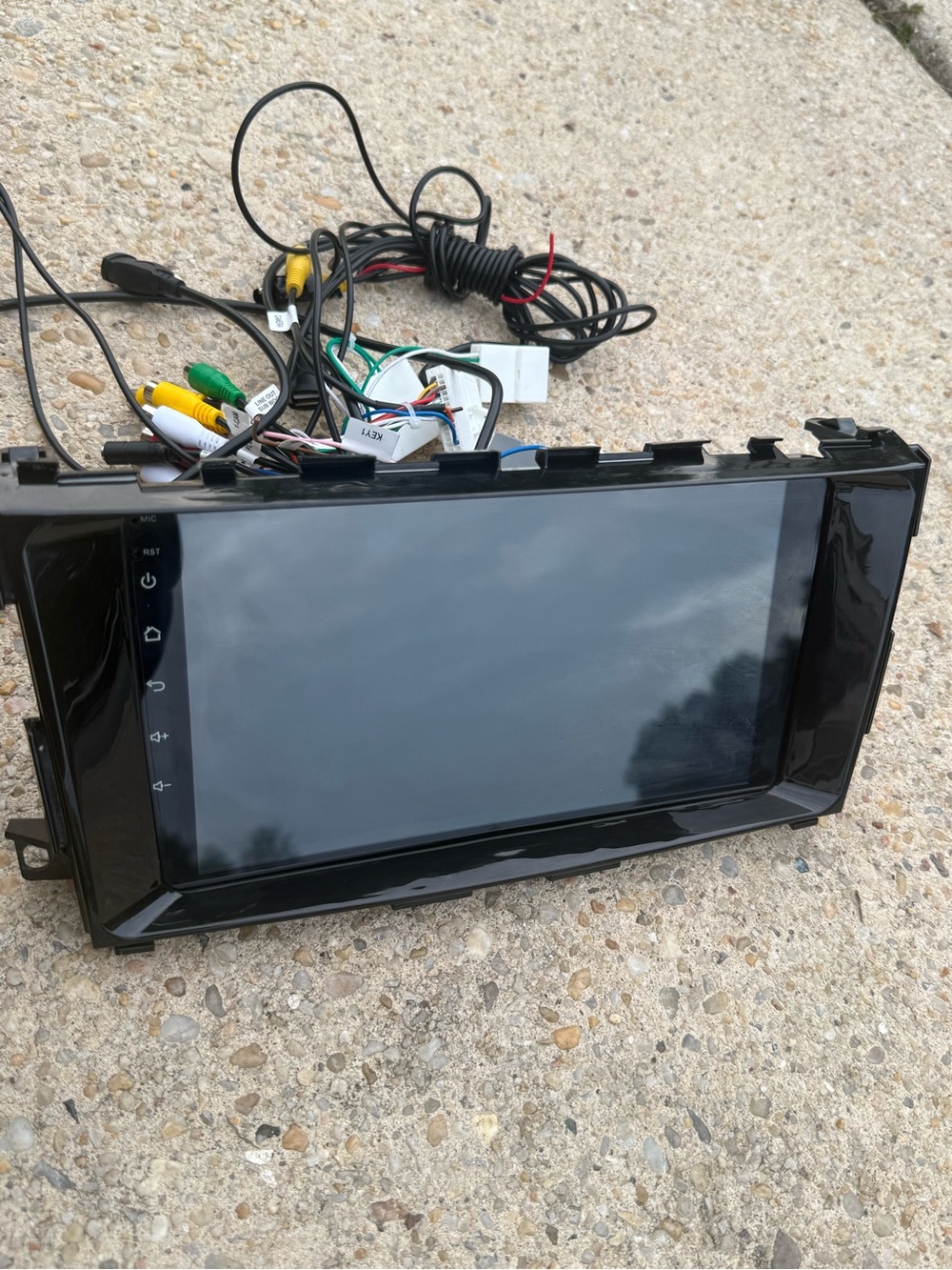 Nissan Car Radio Touchscreen with Wiring Harness